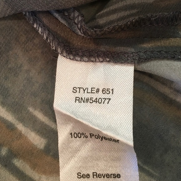 CAbi Small Grey Painted Tunic Keyhole Blouse 651 - Picture 5 of 8